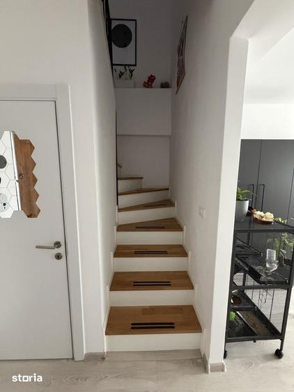 Apartament cu 3 camere, mobilat în Văcăresti