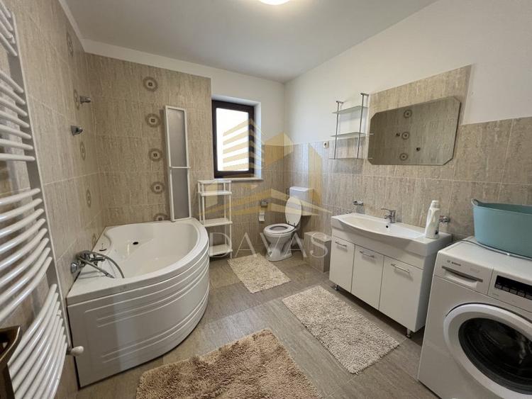 Casă individuală cu 5 camere cu Teren 300 Mp în Europa