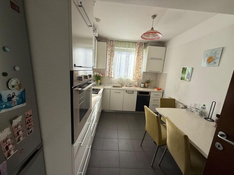 Apartament cu 3 camere în Central