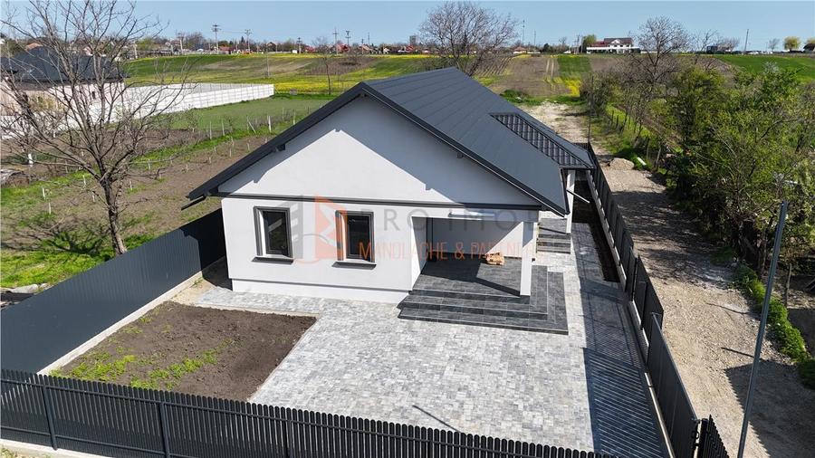 Casă individuală cu 4 camere cu Teren 430 Mp în Poșta Câlnău