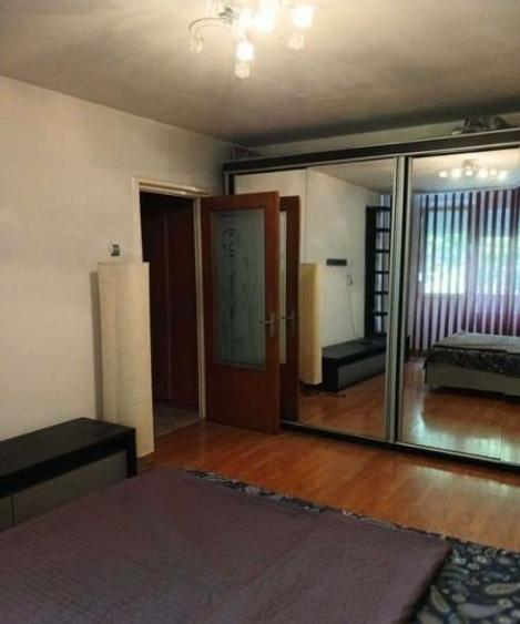 Apartament cu 3 camere decomandat în Brâncoveanu