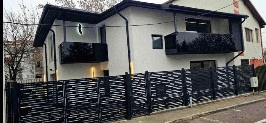 Casă cu 4 camere în Tineretului