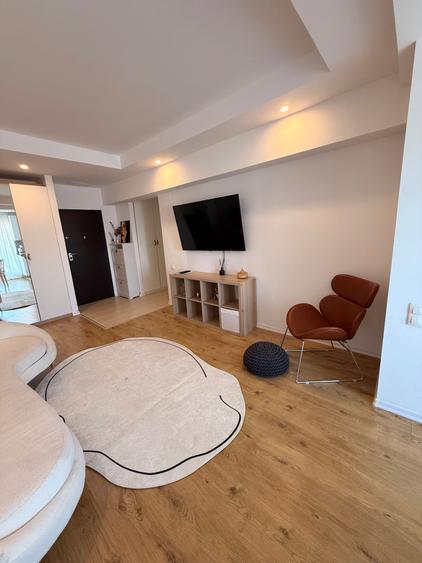 Apartament cu 2 camere semidecomandat în Pipera