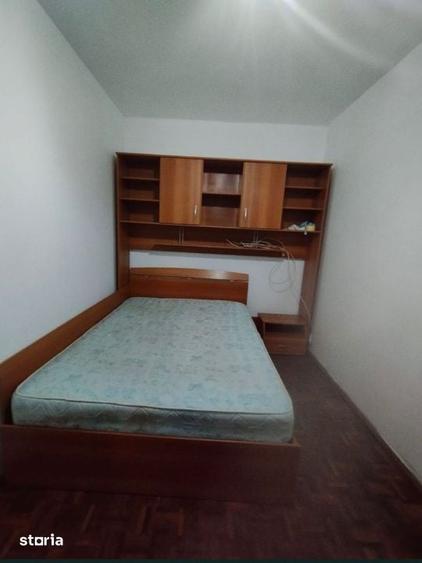 Apartament cu 2 camere semidecomandat, mobilat în Valea Rosie