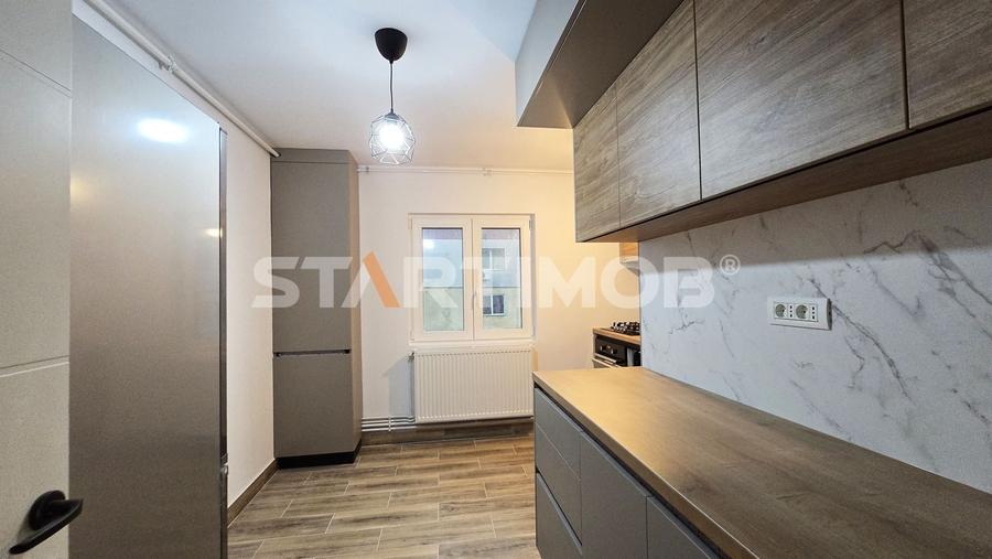 Apartament cu 3 camere decomandat, mobilat în Vlahuță