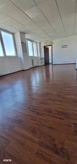 Casă cu 5 camere cu Teren 180 Mp în Tomis II