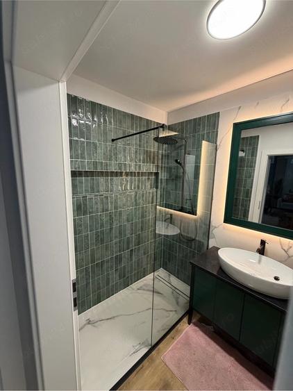 Apartament cu 3 camere decomandat în Florești