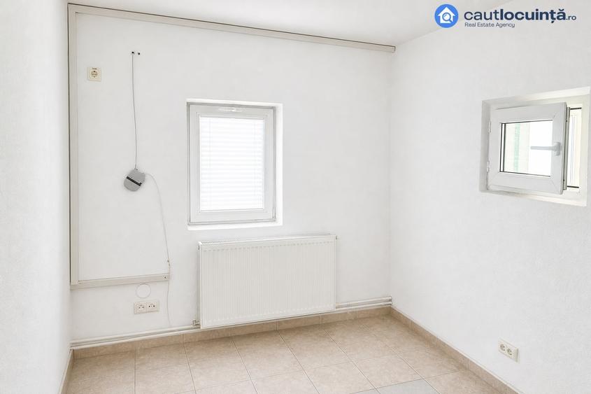 Casă individuală cu 8 camere cu Canalizare în Fundeni