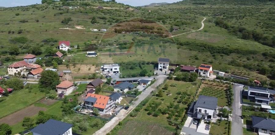 Teren Construcții intravilan de 700 mp, în Rădaia