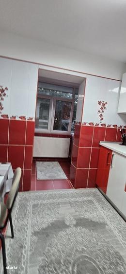 Apartament cu 3 camere decomandat în Micro 3
