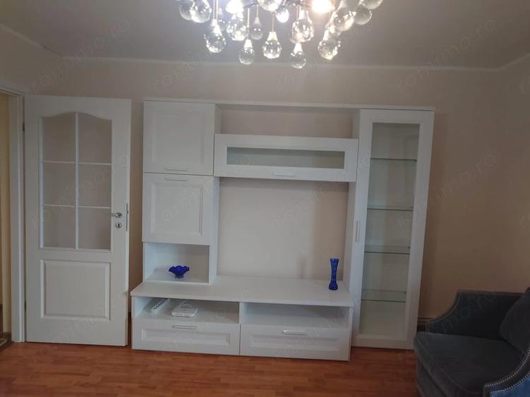 Apartament cu 3 camere decomandat în Județean