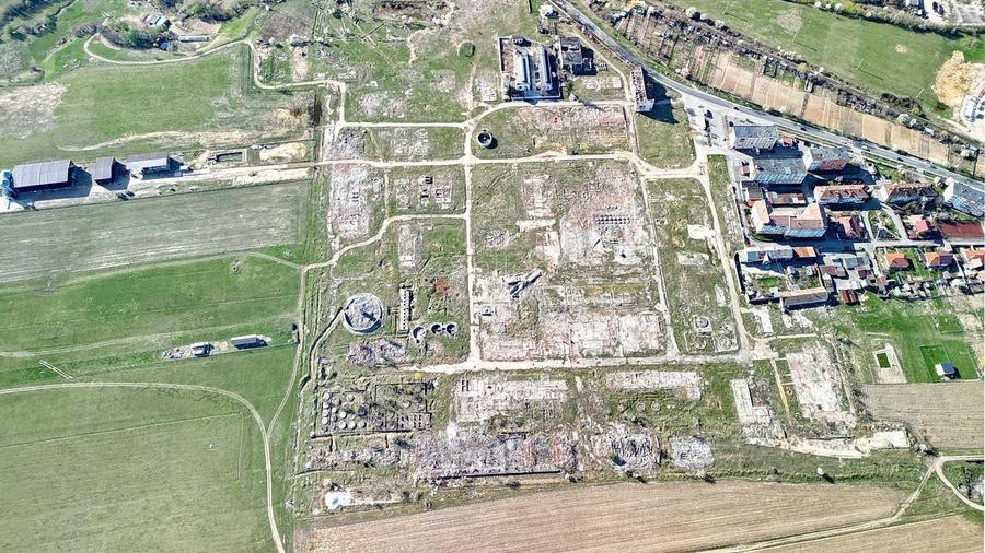 Teren Construcții intravilan de 185299 mp, în Central