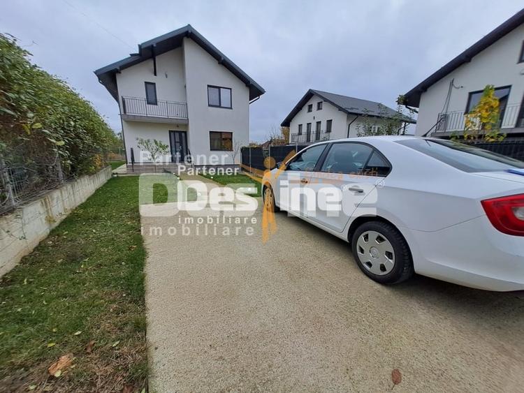 Casă individuală cu 4 camere cu Canalizare în Miroslava