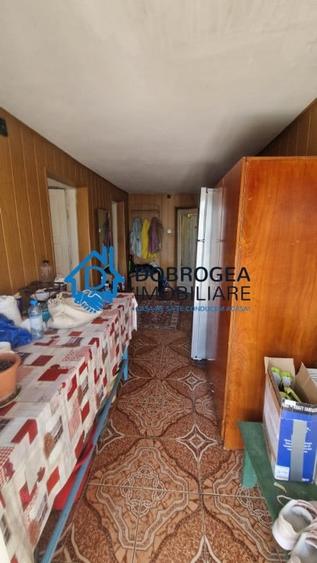 Casă individuală cu 6 camere cu Canalizare în Cataloi