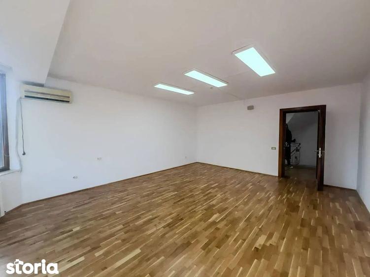 Casă cu Garaj în Militari