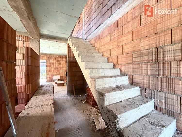 Casă cu 5 camere cu Teren 360 Mp în Sânandrei