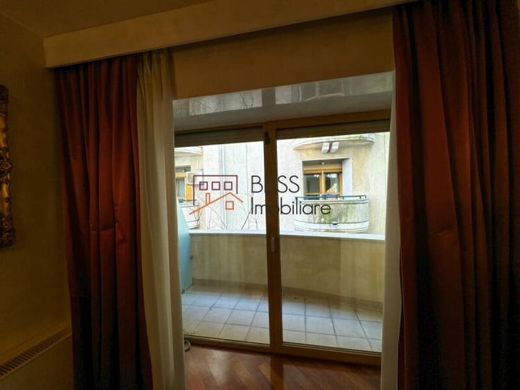 Apartament cu 4 camere decomandat în Primăverii