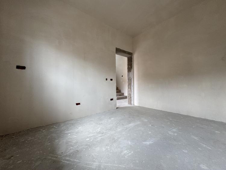 Duplex cu 4 camere cu Canalizare în Chișoda
