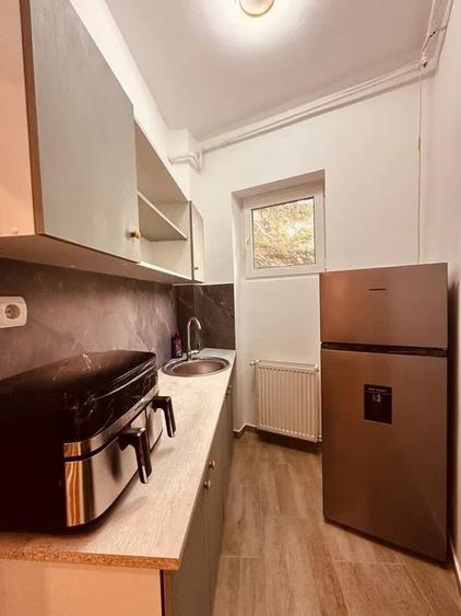 Apartament cu 2 camere semidecomandat, mobilat în Cișmigiu