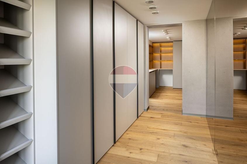 Casă individuală cu 5 camere cu Teren 1050 Mp în Centrul Istoric