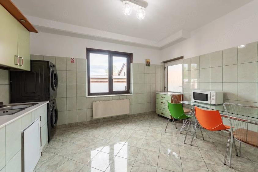 Casă cu 8 camere cu Teren 1000 Mp în Sud