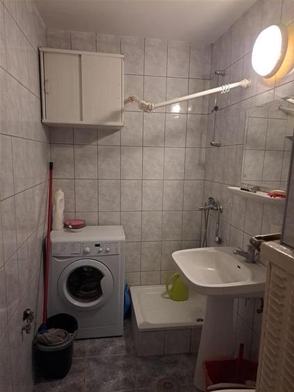 Apartament cu 2 camere decomandat în Vitan