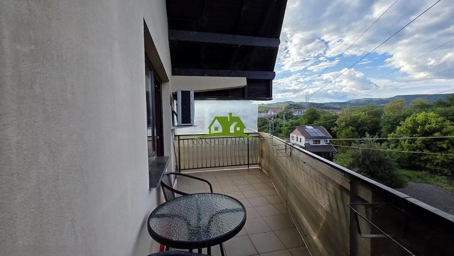 Apartament cu 3 camere decomandat în Căzănești (Râmnicu Vâlcea)