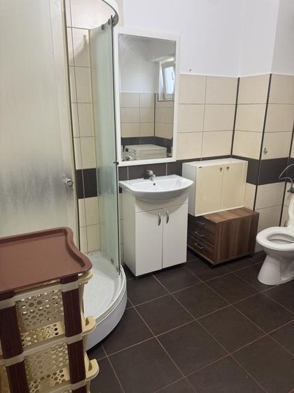 Apartament cu 3 camere decomandat în IAR