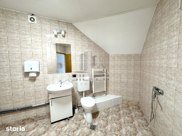 Casă cu 6 camere cu Teren 227 Mp în Gruia