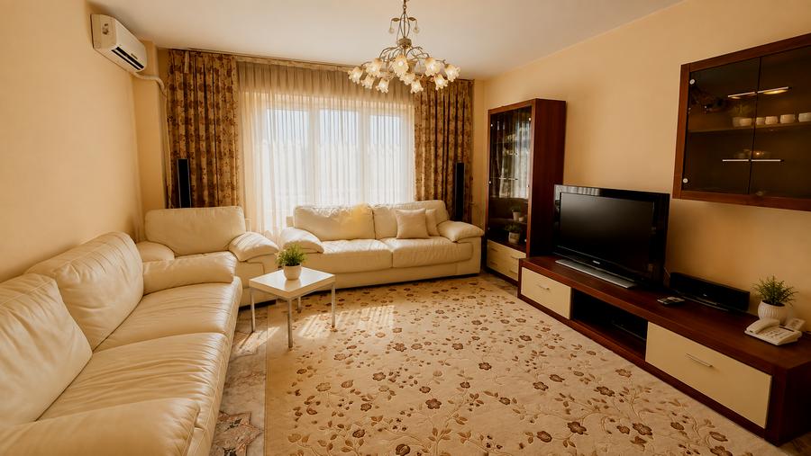 Apartament cu 4 camere decomandat în P-ța Muncii