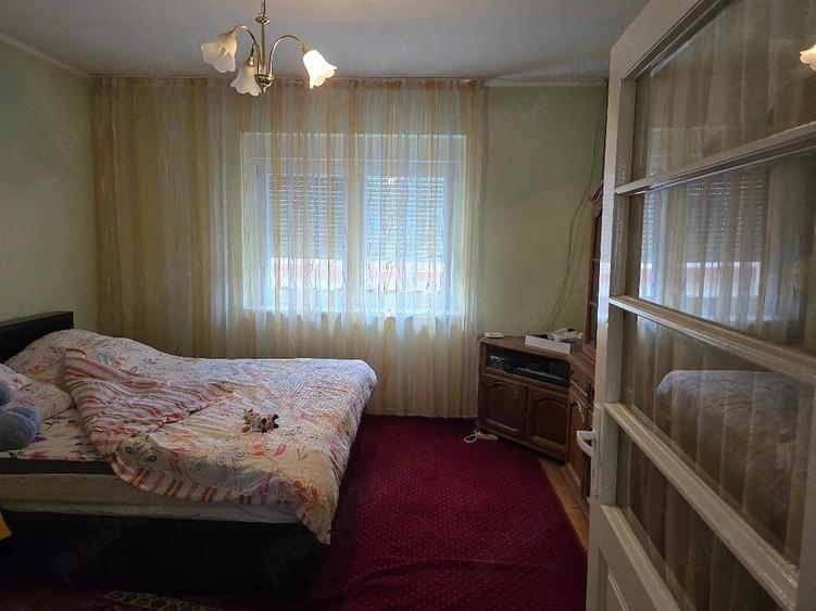 Casă cu 2 camere cu Teren 3040 Mp în Central