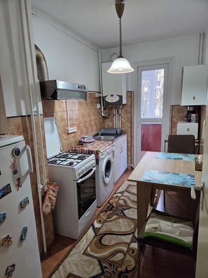Apartament cu 2 camere decomandat în Astra