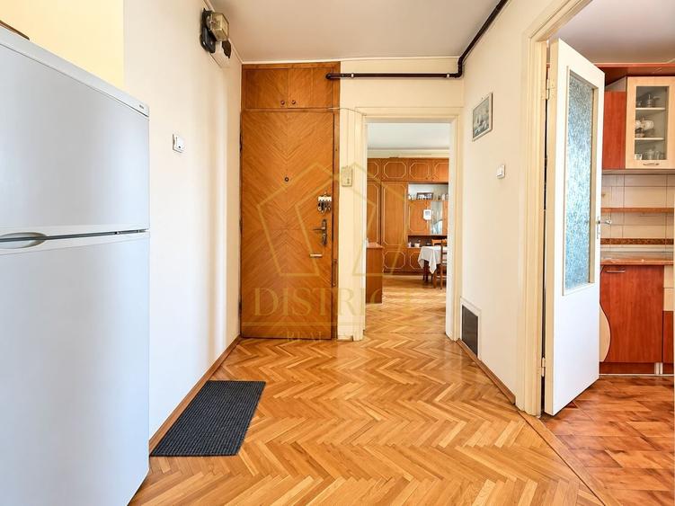 Apartament cu 3 camere decomandat, mobilat în Circumvalațiunii