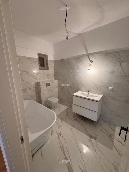 Apartament cu 4 camere decomandat în Iancului