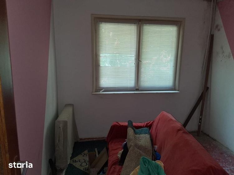 Apartament cu 3 camere decomandat în Sud