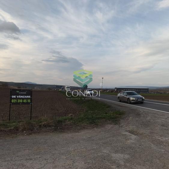 Teren Construcții intravilan de 33500 mp, în Măieruș