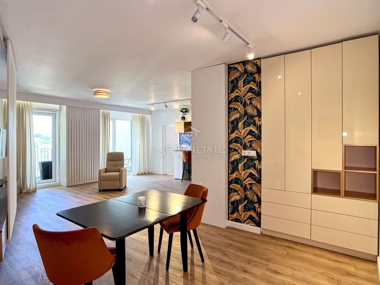 Apartament cu 2 camere semidecomandat, mobilat în Central
