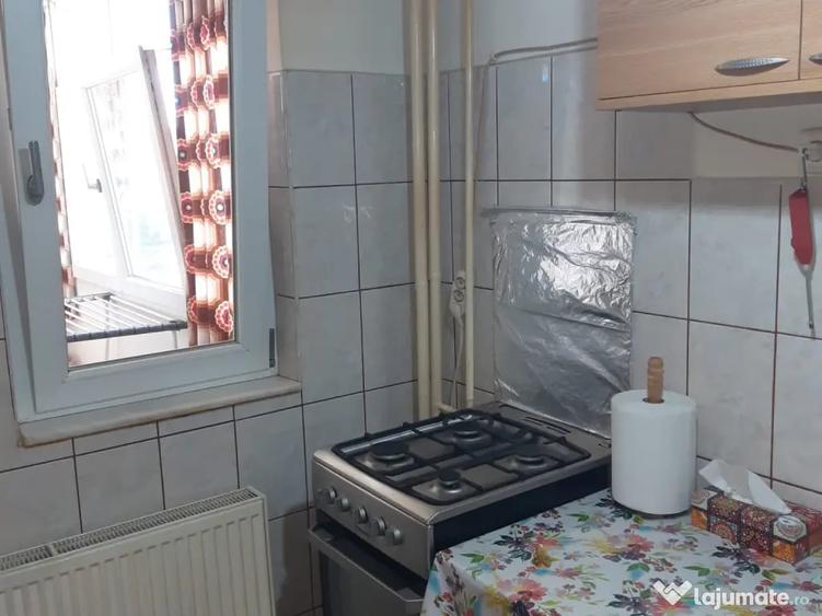 Garsonieră decomandată în Ostroveni