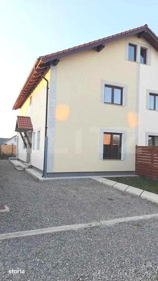 Casă cu 4 camere cu Teren 250 Mp în Tărlungeni