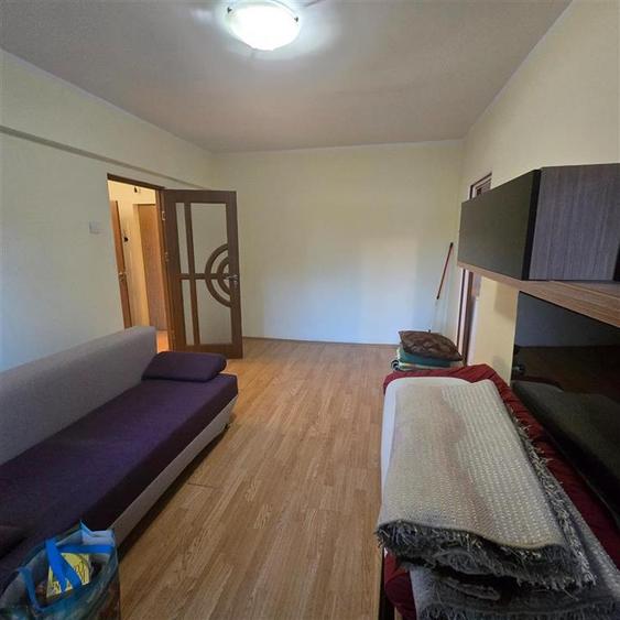 Apartament cu 2 camere semidecomandat în Piața Unirii