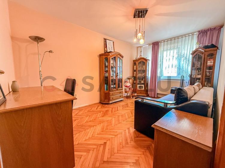 Apartament cu 3 camere semidecomandat, mobilat în Gheorgheni