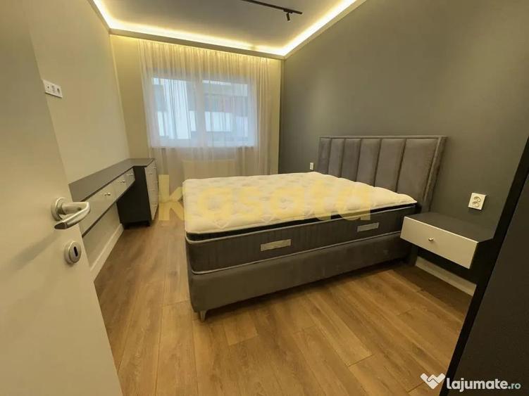 Apartament cu 3 camere semidecomandat în Păcii