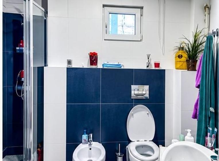 Apartament cu 3 camere semidecomandat în Universitate