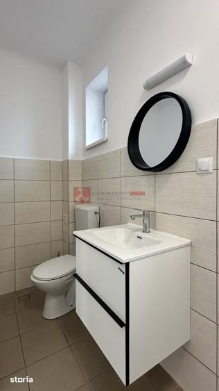 Spațiu comercial, de 884 mp, în Astra