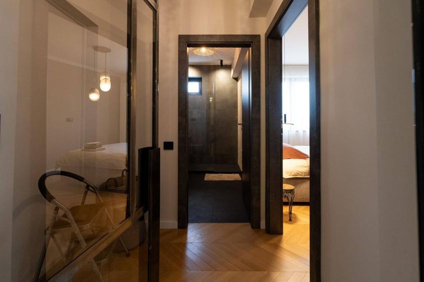 Apartament cu 2 camere, 68mp, superfinisat, mobilat si utilat in Centru - 1