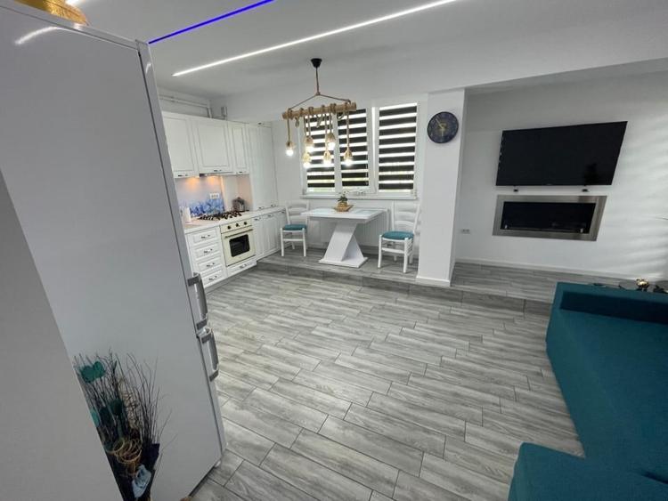 Apartament cu 3 camere semidecomandat în Nord