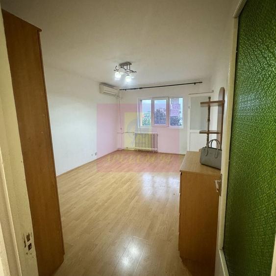 Garsonieră decomandată în Rahova