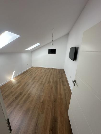 Apartament cu 3 camere decomandat în Giroc