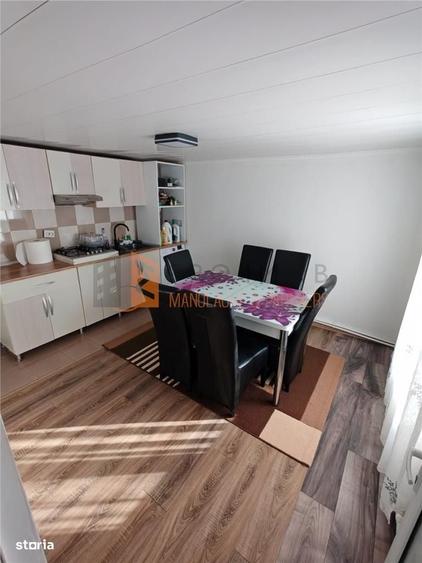 Casă cu 4 camere decomandat în Căpățânești