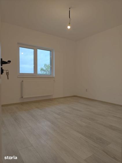 Casă cu 4 camere cu Teren 350 Mp în Joița
